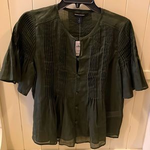 Banana Republic top, size S,NWT.